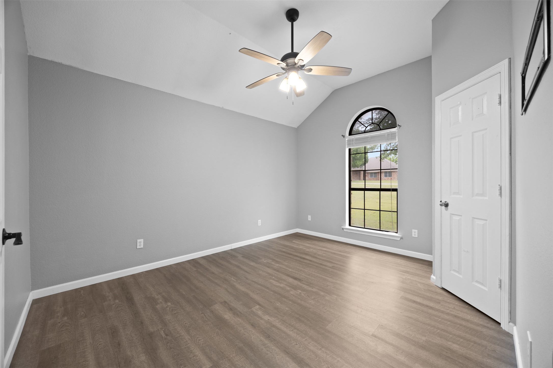 607 Lark Lane Oak Leaf TX 75154