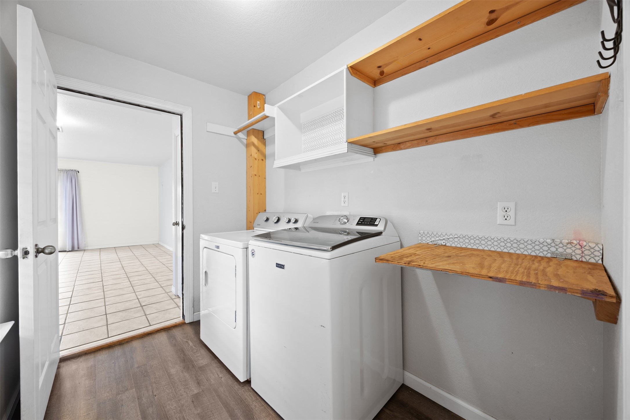 607 Lark Lane Oak Leaf TX 75154