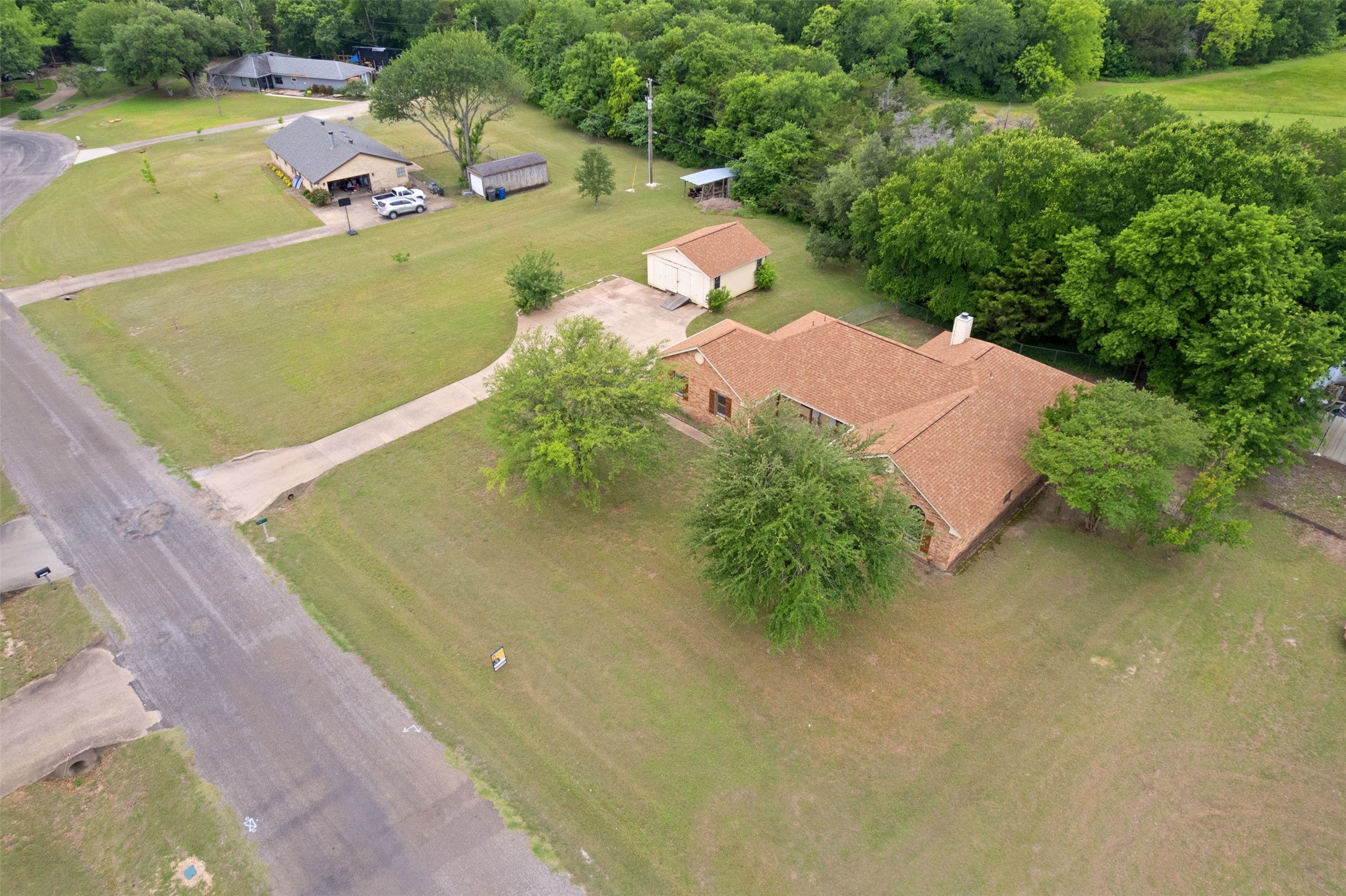 607 Lark Lane Oak Leaf TX 75154