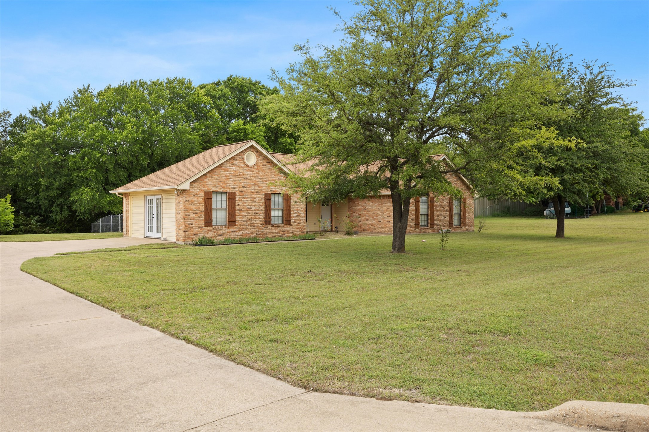 607 Lark Lane Oak Leaf TX 75154