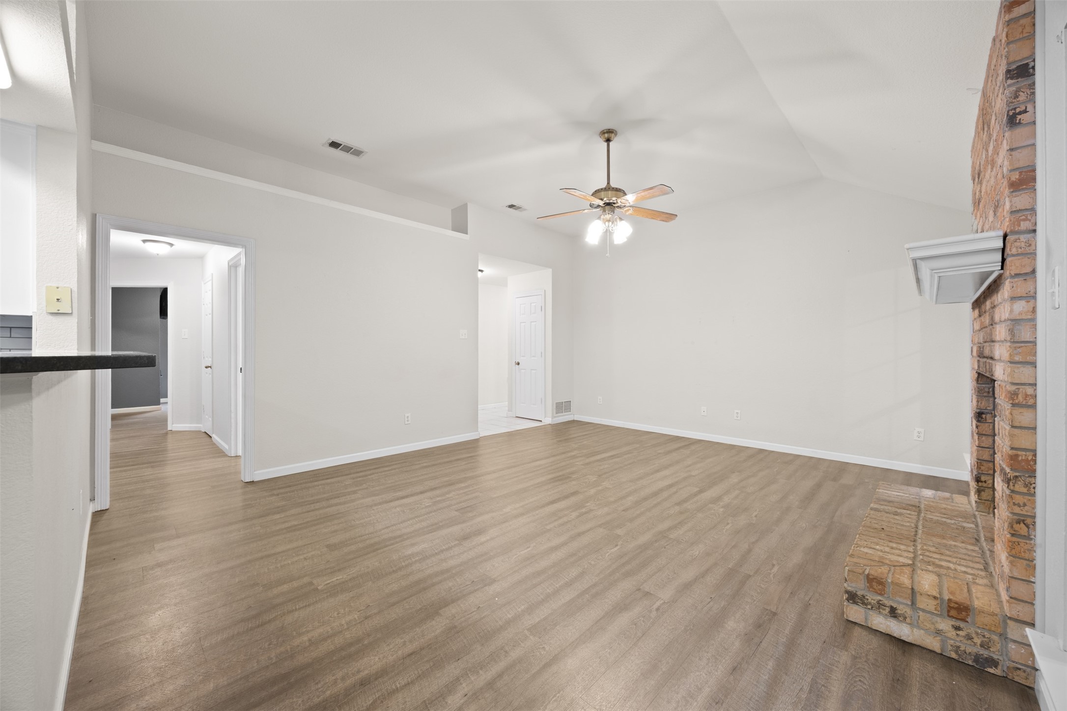 607 Lark Lane Oak Leaf TX 75154