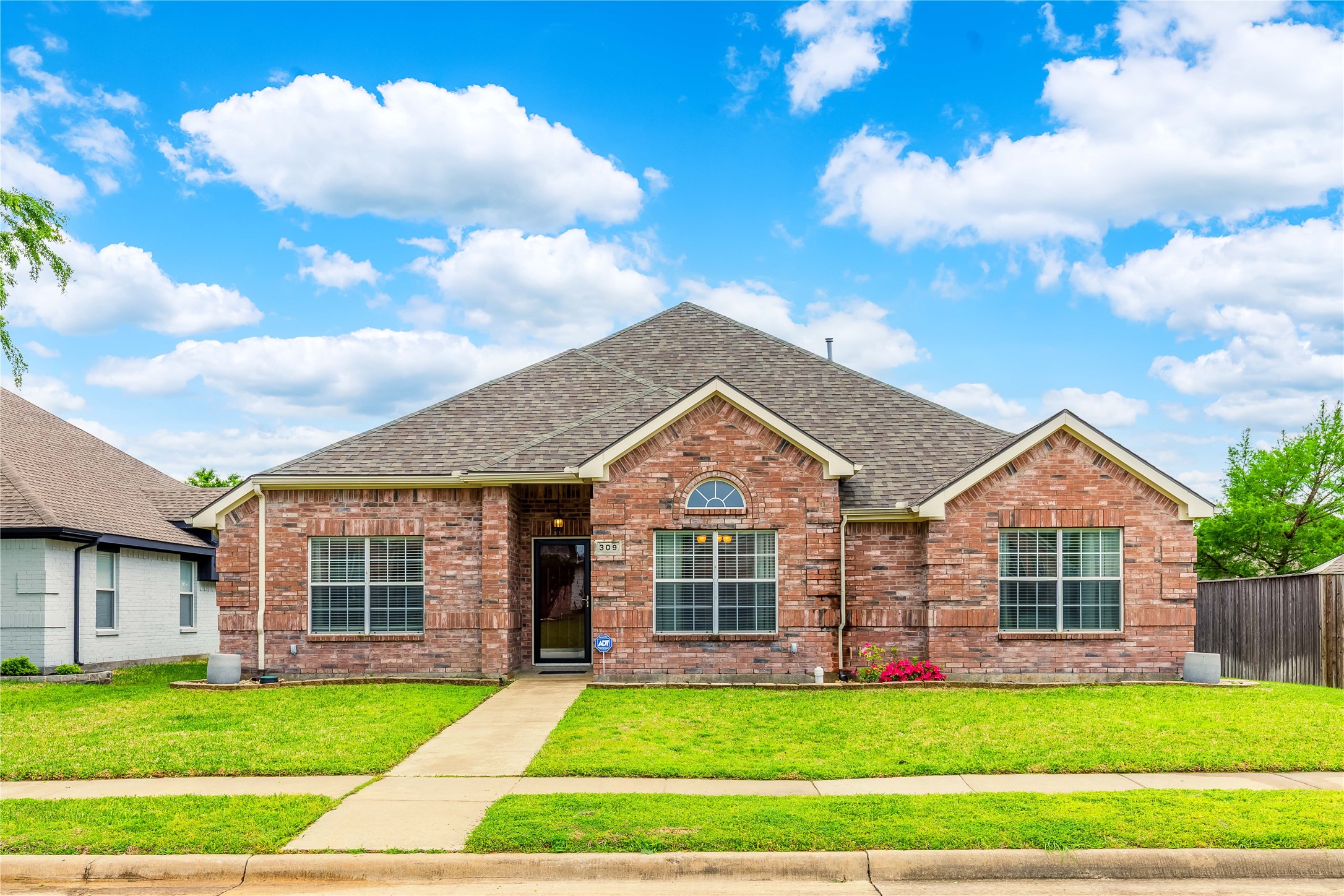 309 Newport Drive Van Alstyne TX 75495