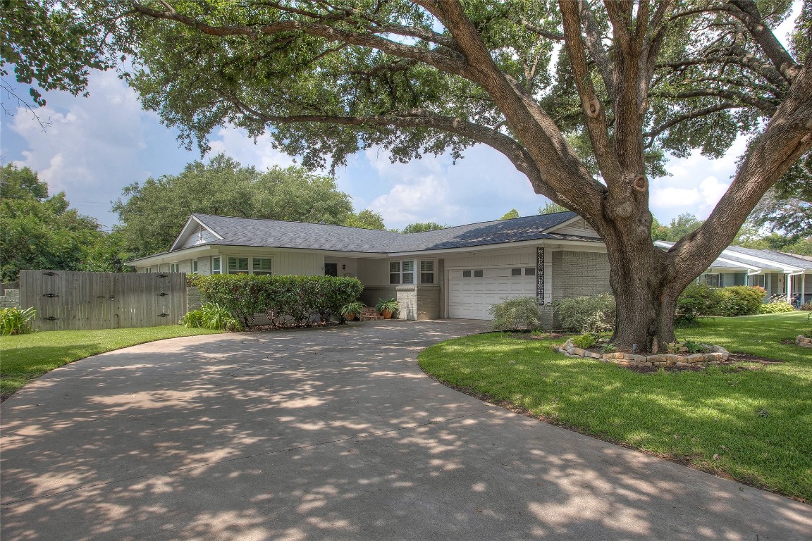 4229 Whitfield Avenue Fort Worth TX 76109