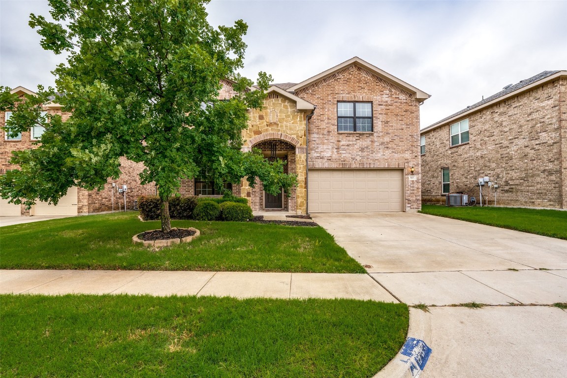 937 Bloomfield Drive Grand Prairie TX 75052