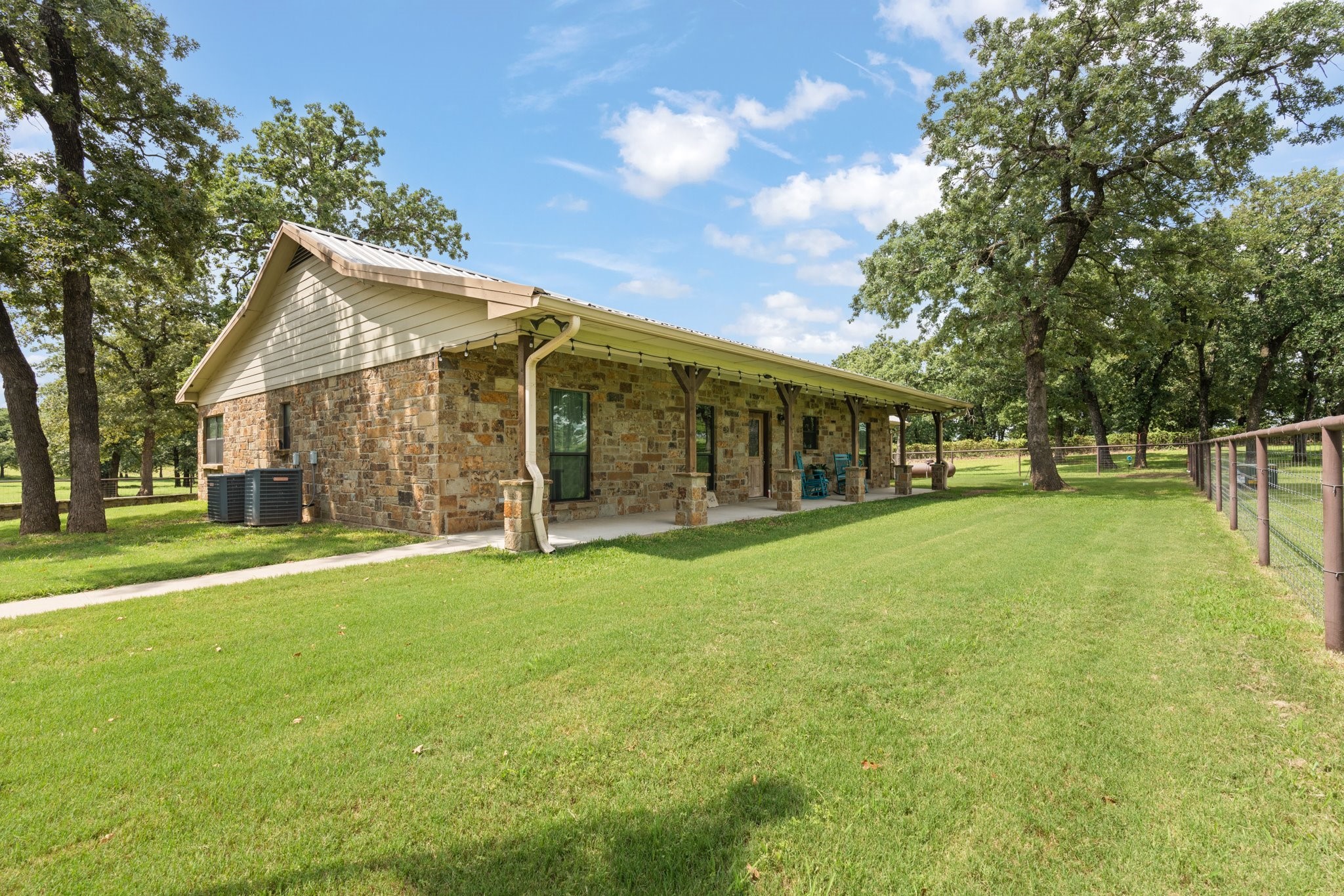 1338 Fm 67 Covington TX 76636
