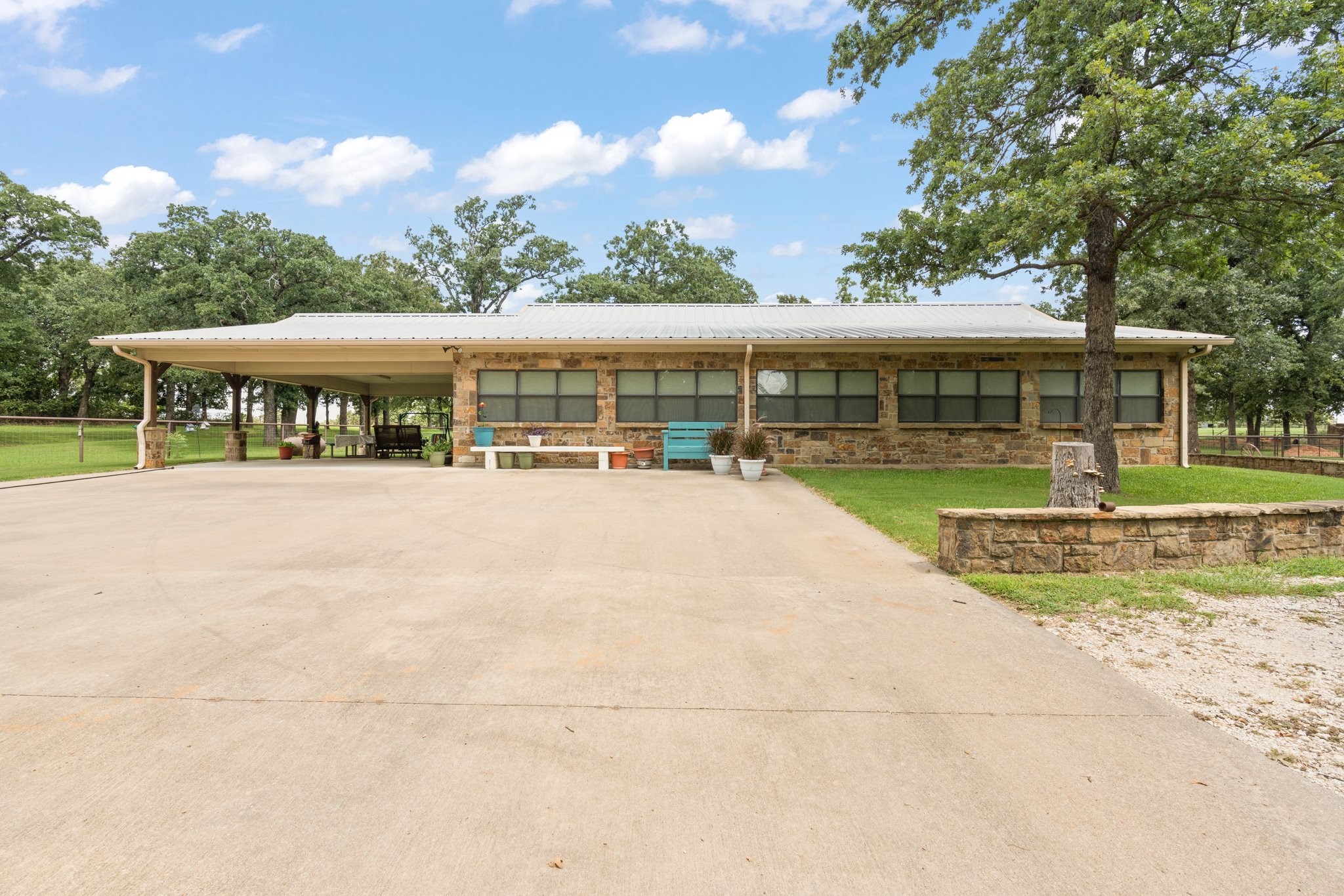 1338 Fm 67 Covington TX 76636