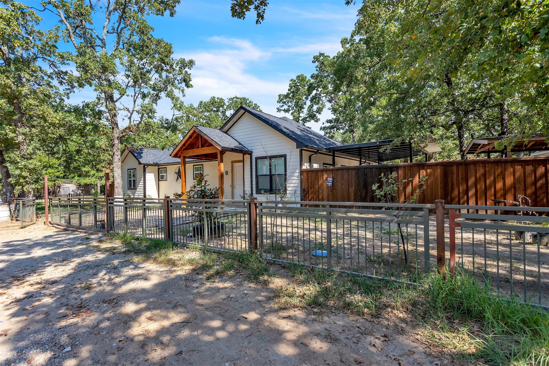 1804 Tammy Street Hawk Cove TX 75474