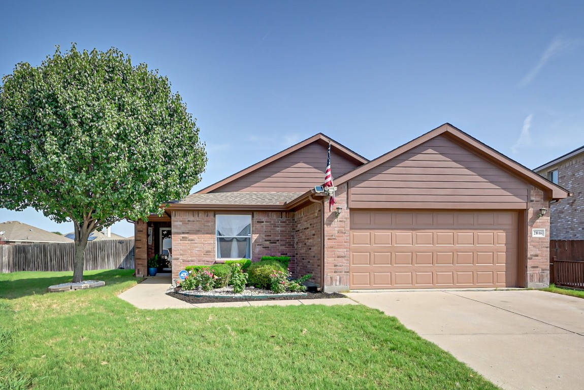 2016 Burnet Drive Grand Prairie TX 75052