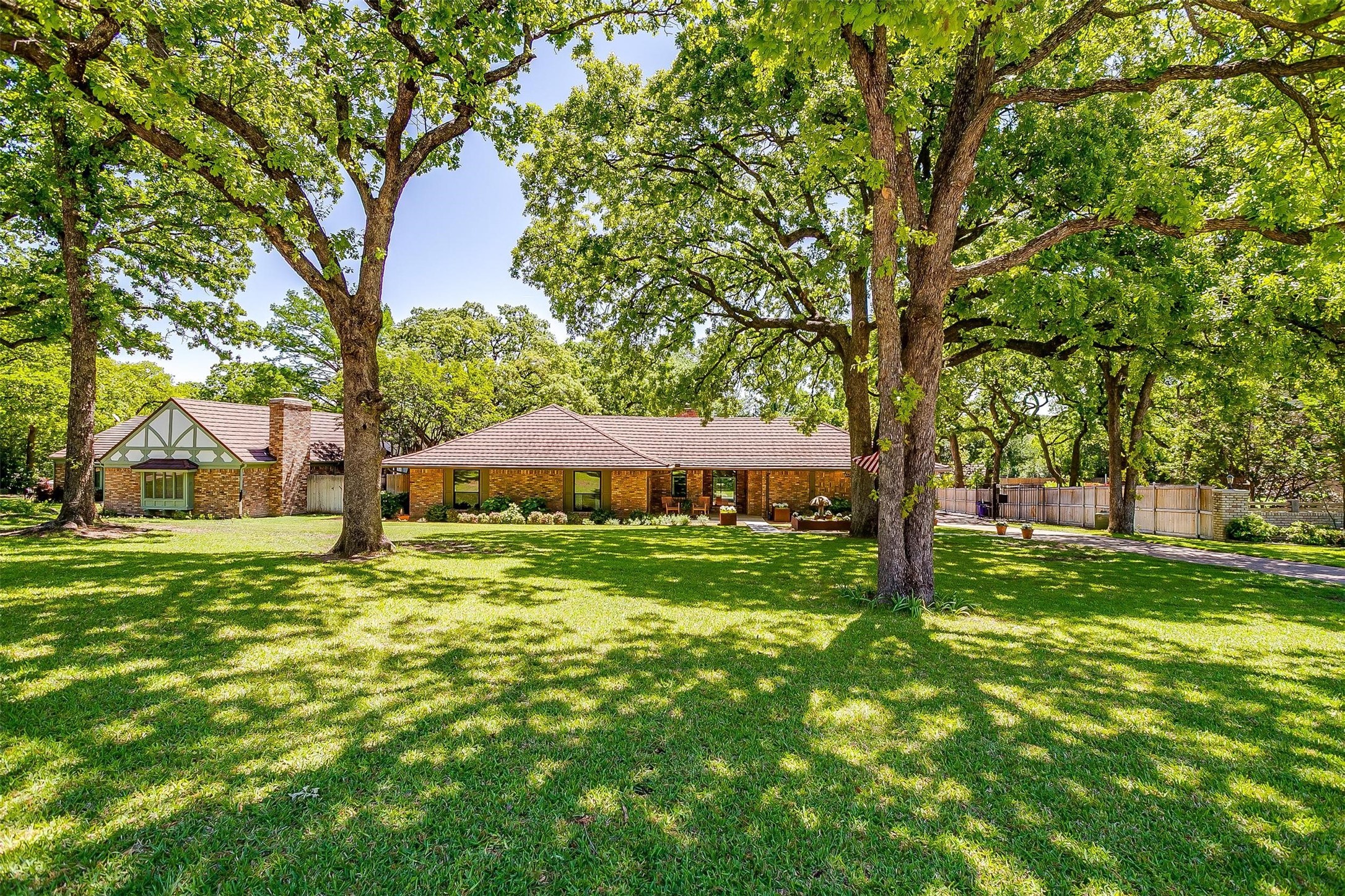 332 Driftwood Court Azle TX 76020
