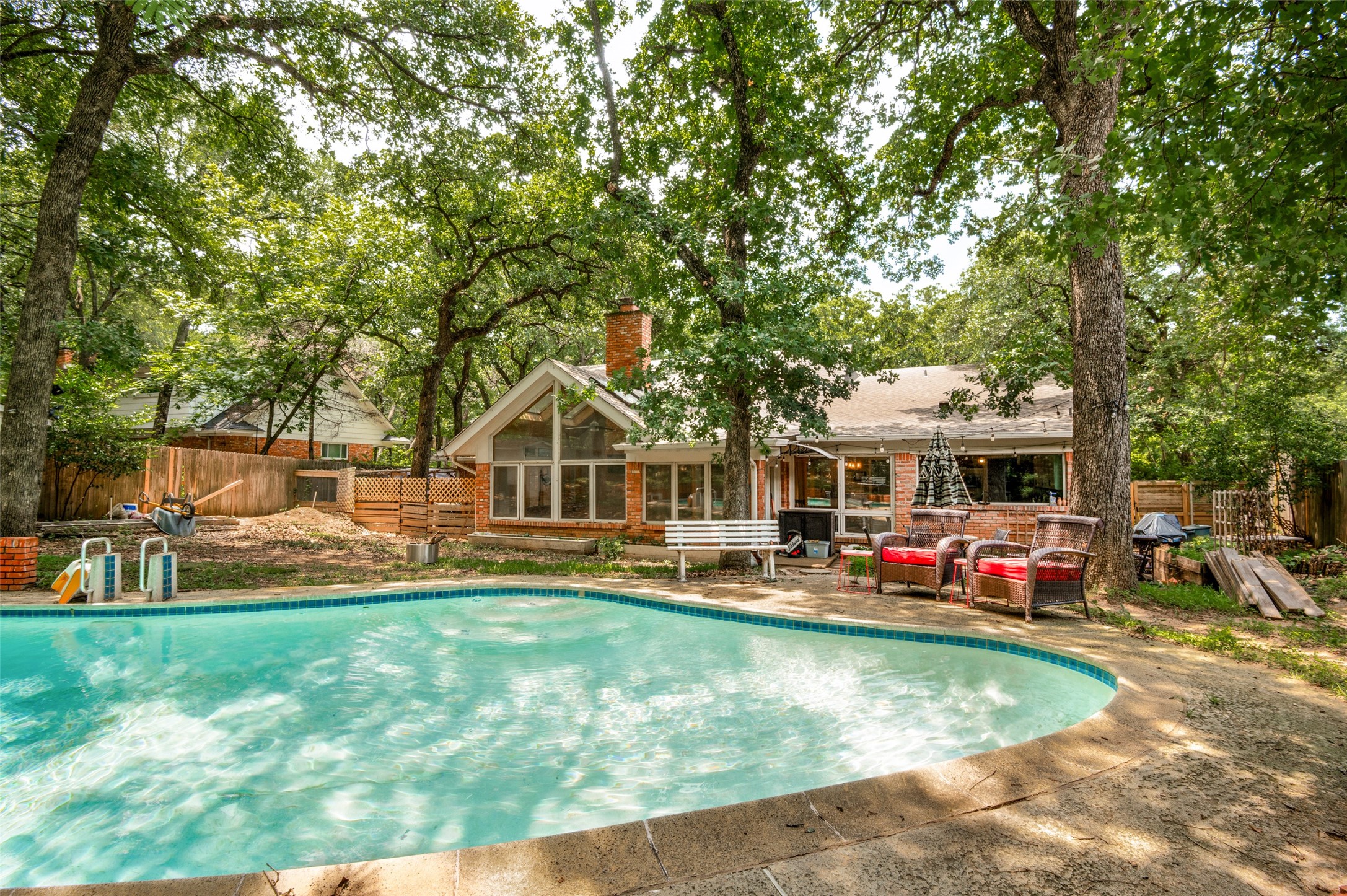 805 Live Oak Lane Arlington TX 76012