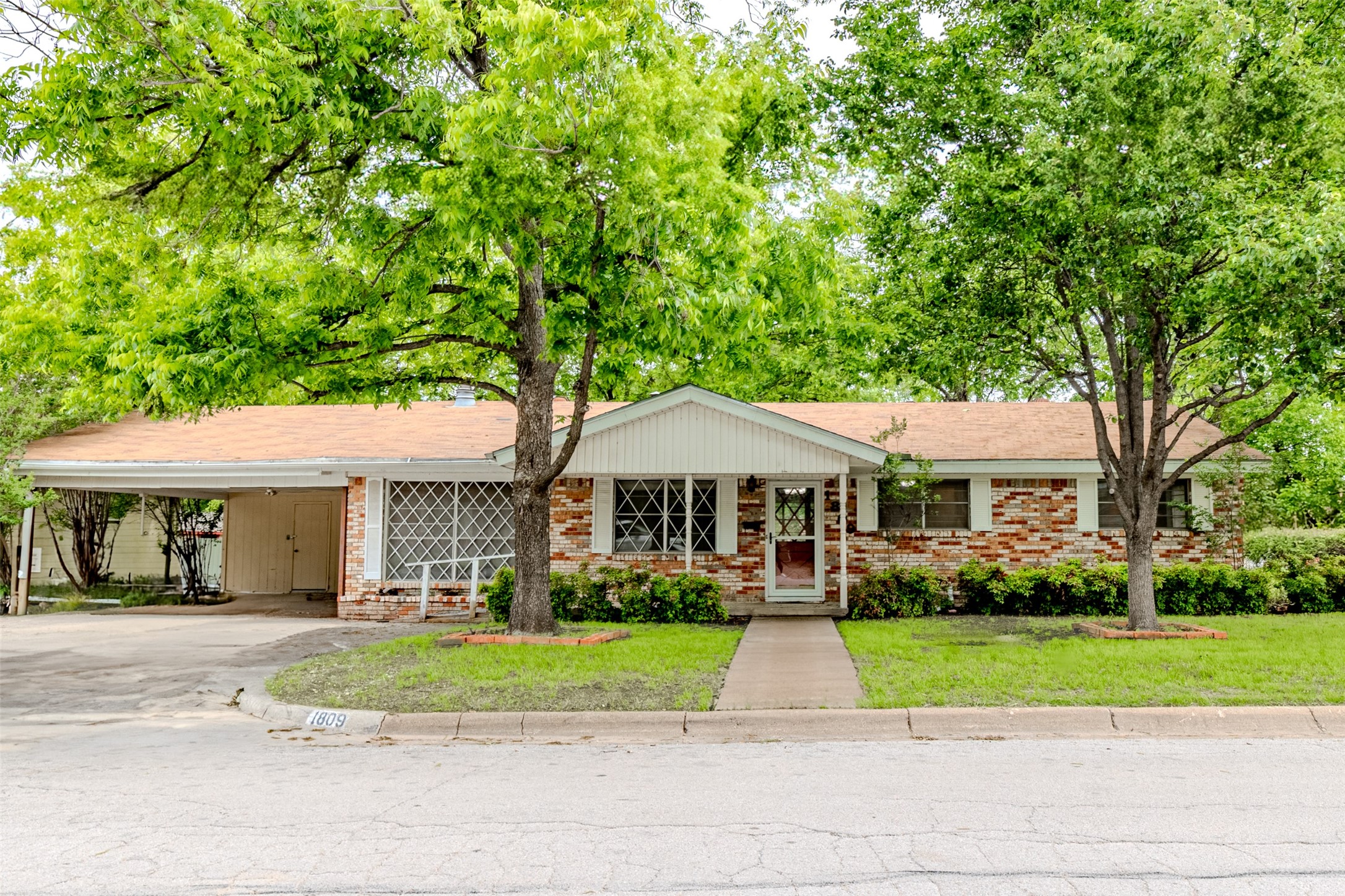 1809 Stevens Street Bridgeport TX 76426