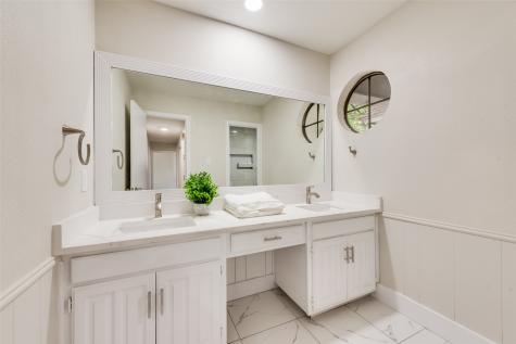 4801 Rock Ridge Court Arlington TX 76017