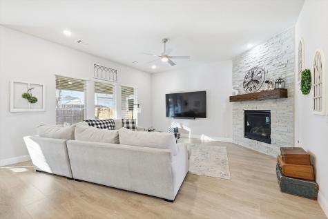 1125 Cardinal Drive Midlothian TX 76065