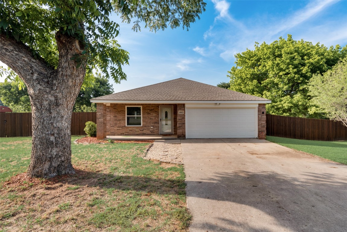 1013 N Stewart Street Azle TX 76020