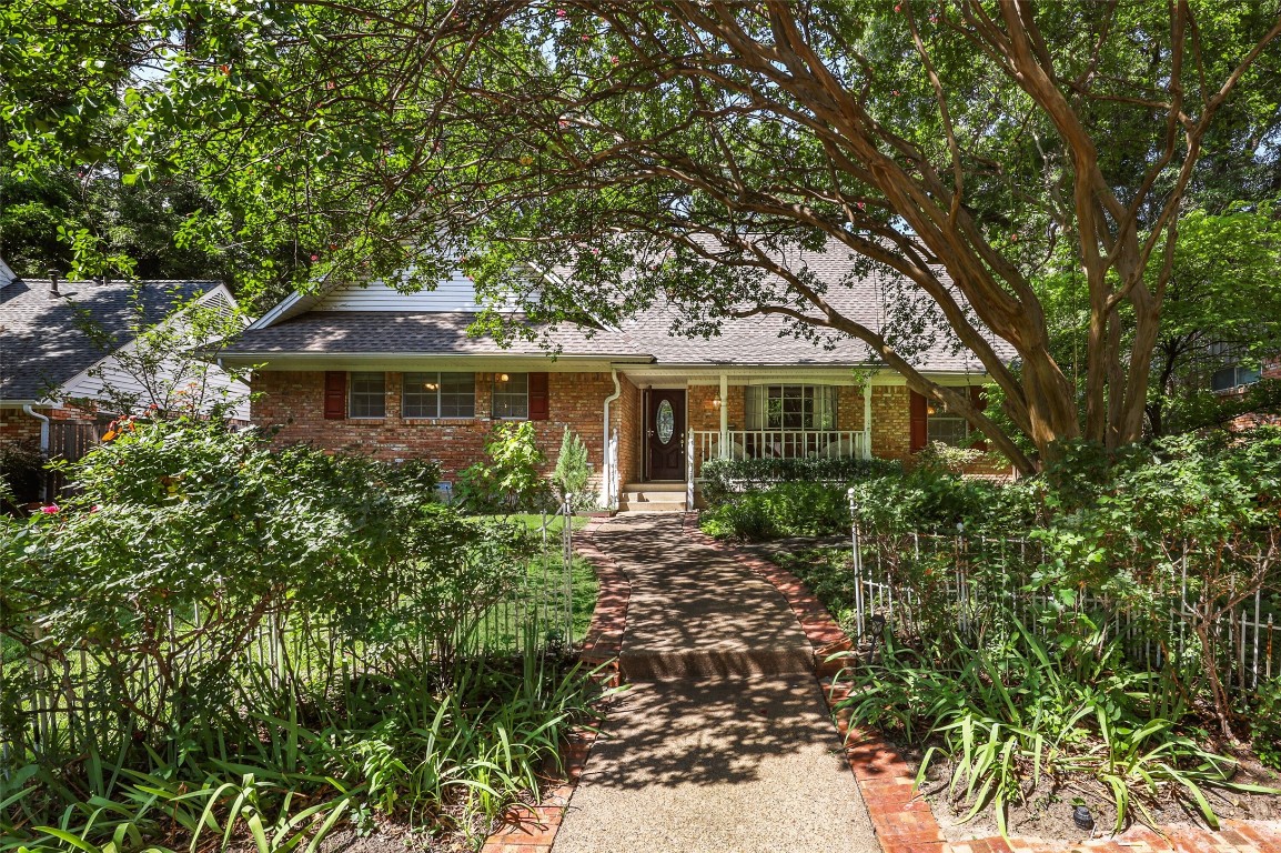 9711 Dartridge Drive Dallas TX 75238