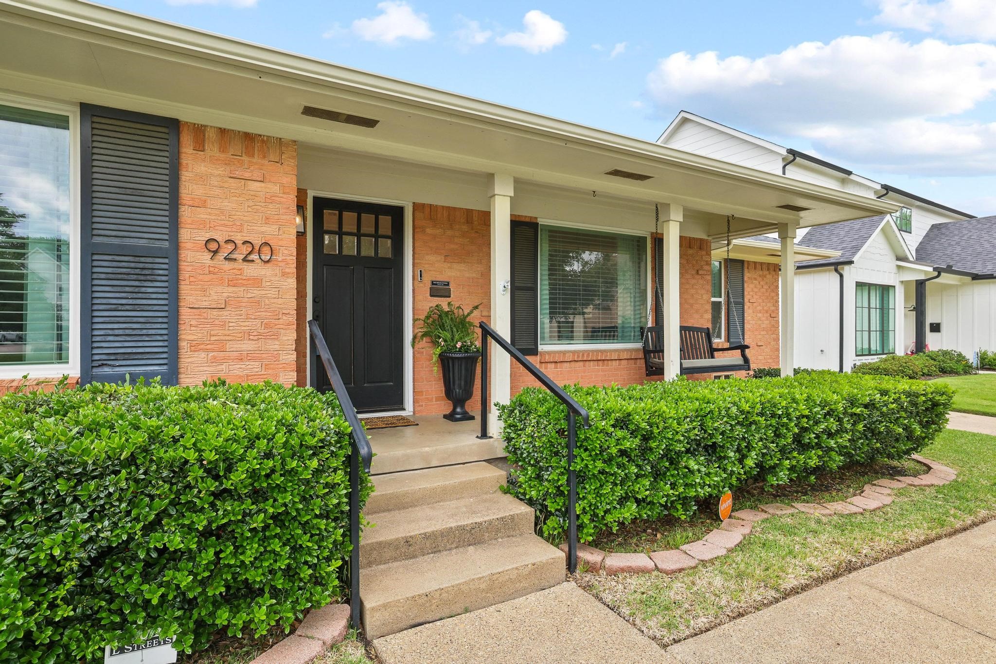 9220 Larchwood Drive Dallas TX 75238