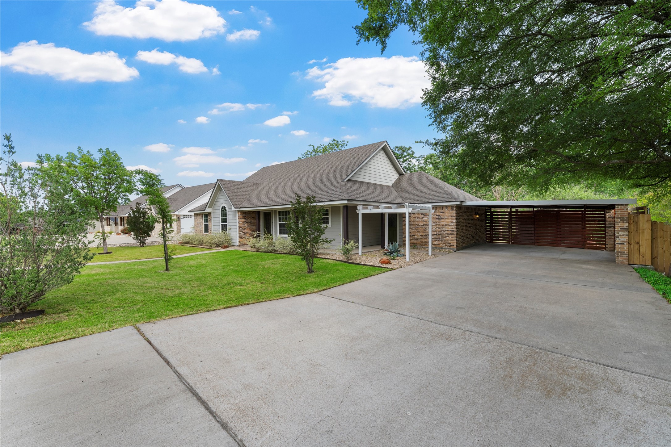 8224 Forest Ridge Drive Woodway TX 76712