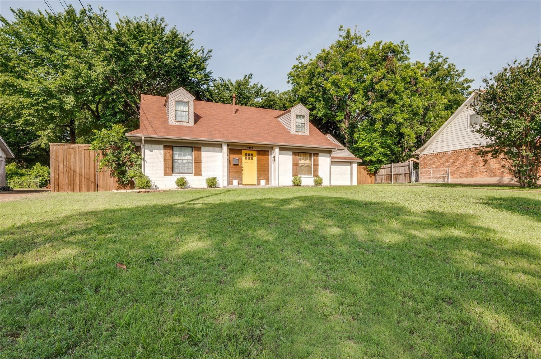 5921 Spring Glen Drive Dallas TX 75232