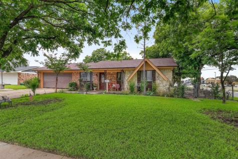 602 Greenbrook Lane Grand Prairie TX 75052