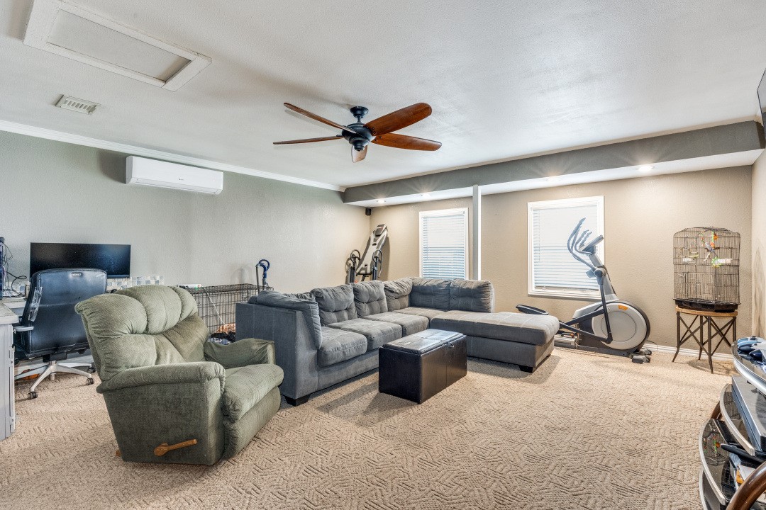 109 N Ash Avenue Azle TX 76020