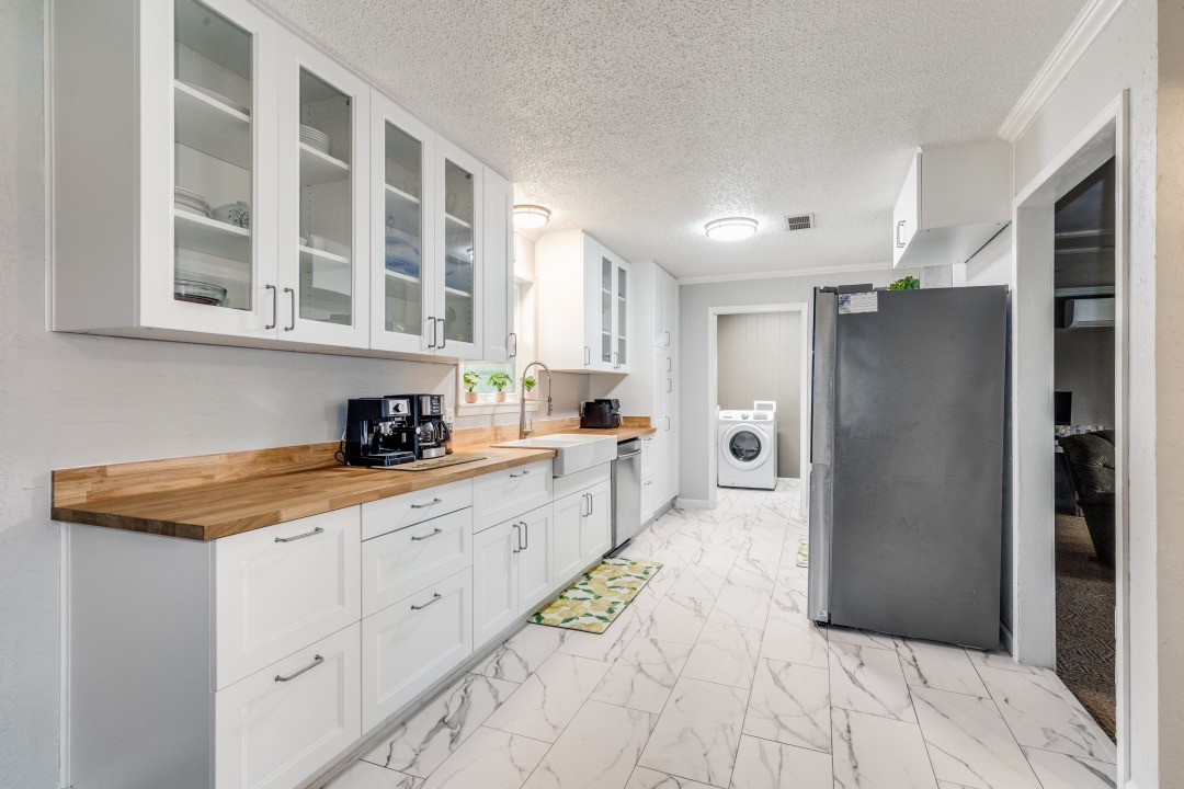 109 N Ash Avenue Azle TX 76020
