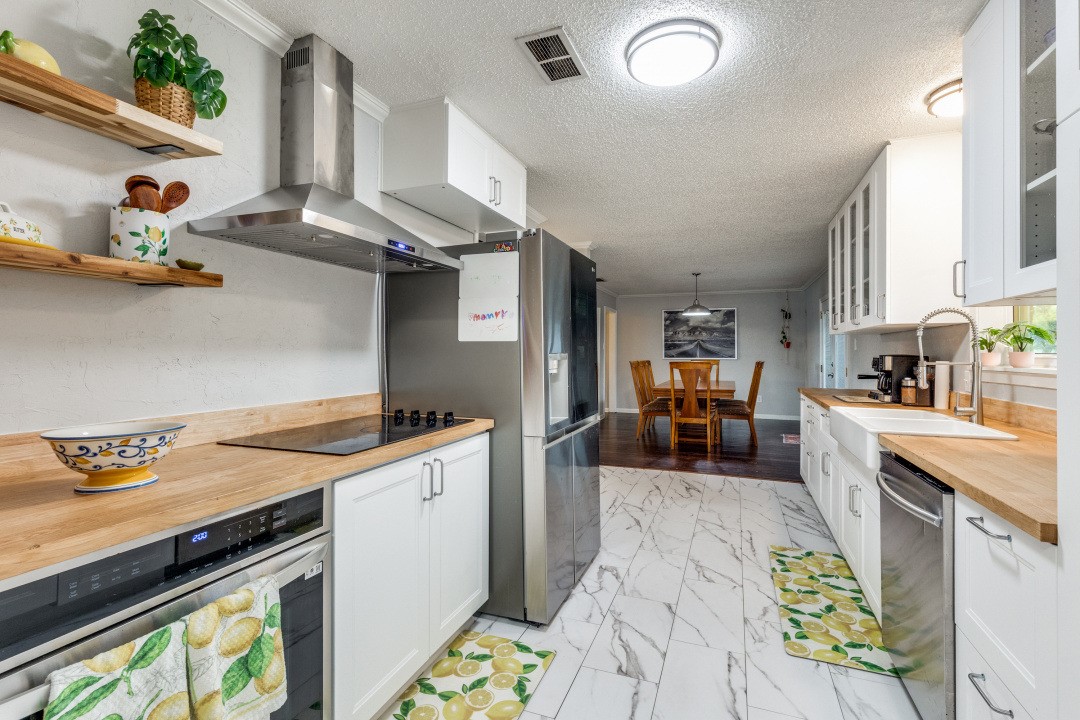 109 N Ash Avenue Azle TX 76020