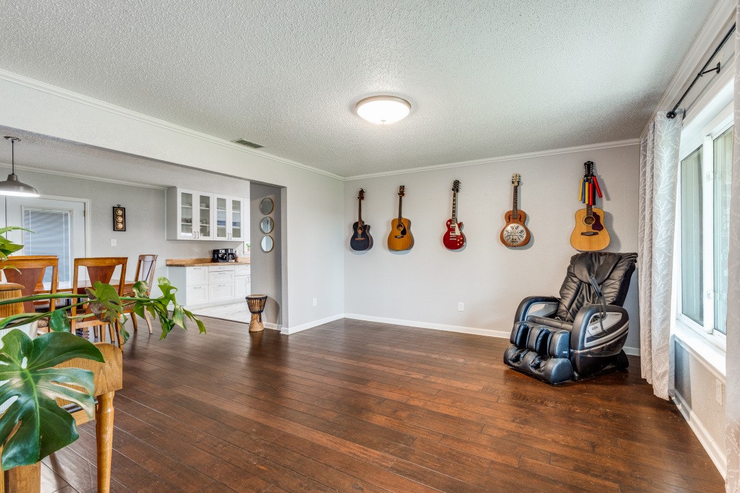 109 N Ash Avenue Azle TX 76020