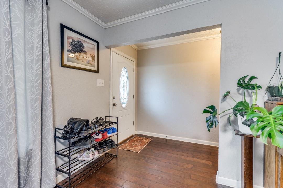 109 N Ash Avenue Azle TX 76020