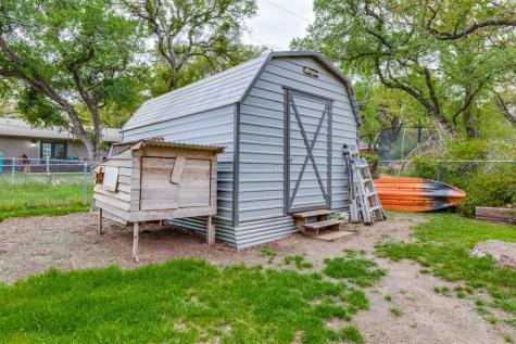 109 N Ash Avenue Azle TX 76020