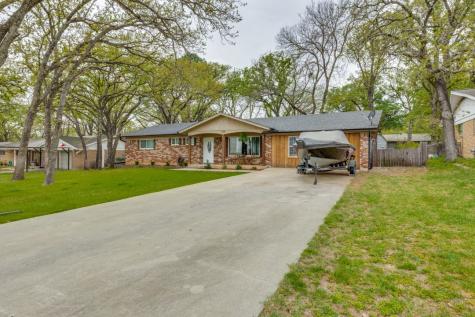 109 N Ash Avenue Azle TX 76020