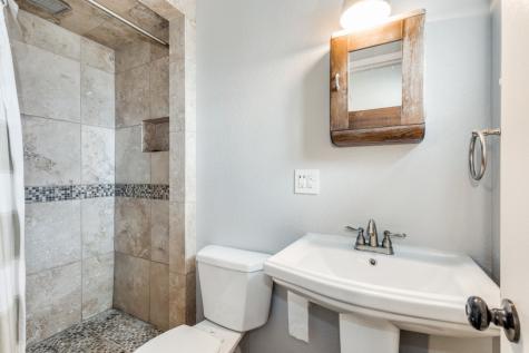 109 N Ash Avenue Azle TX 76020