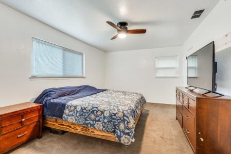 109 N Ash Avenue Azle TX 76020