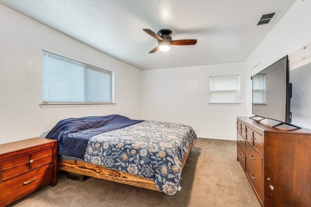 109 N Ash Avenue Azle TX 76020