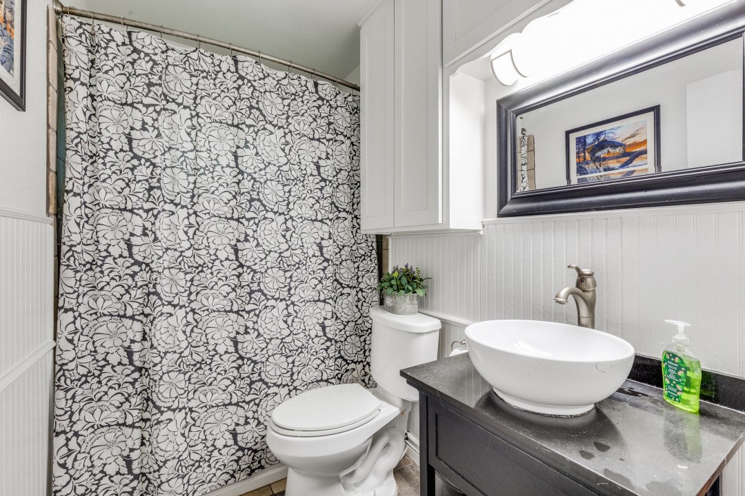 109 N Ash Avenue Azle TX 76020
