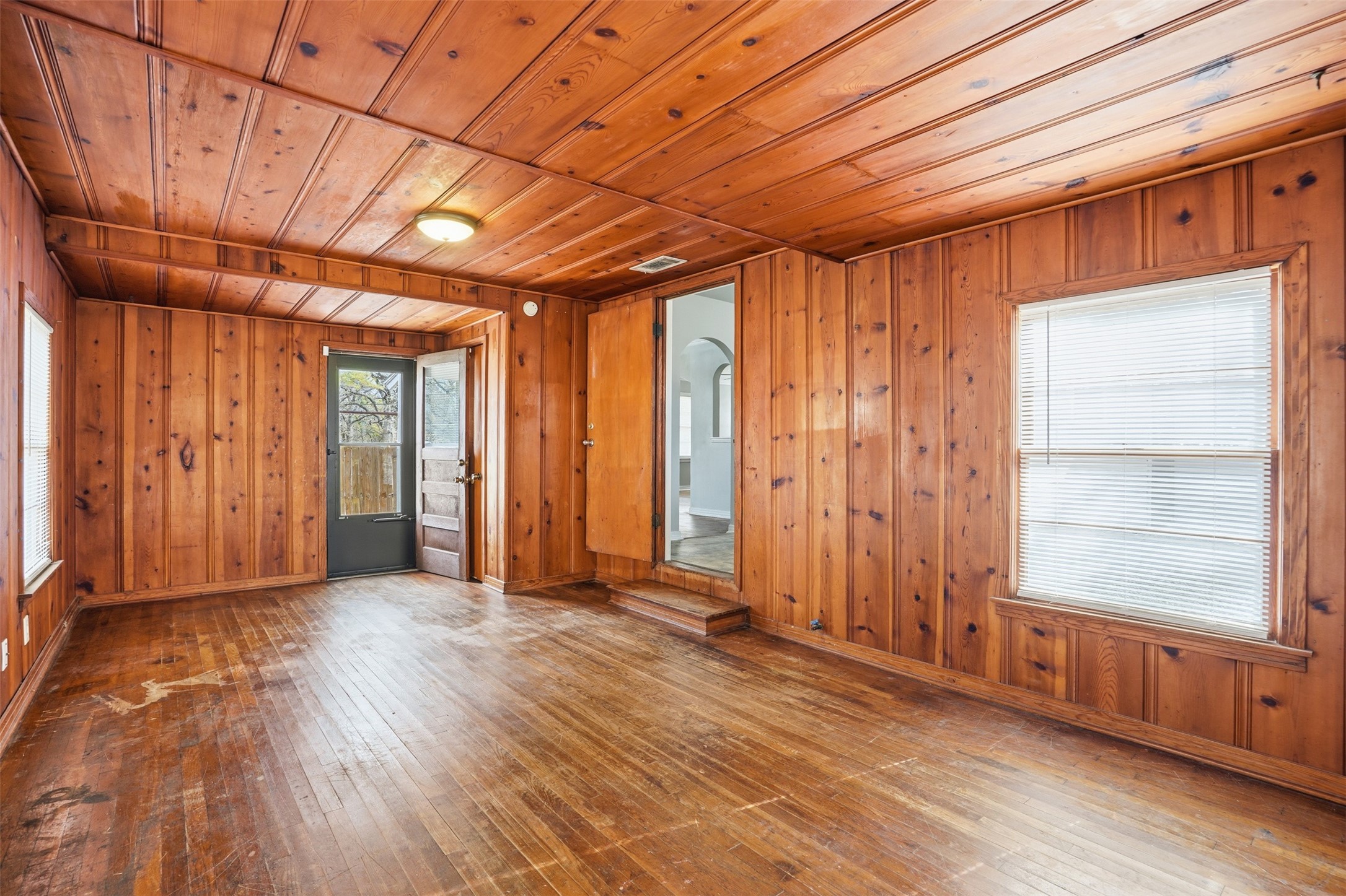 2325 Halbert Street Fort Worth TX 76112