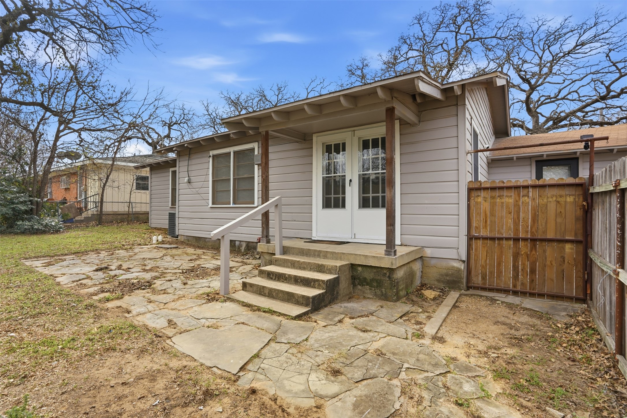 2325 Halbert Street Fort Worth TX 76112