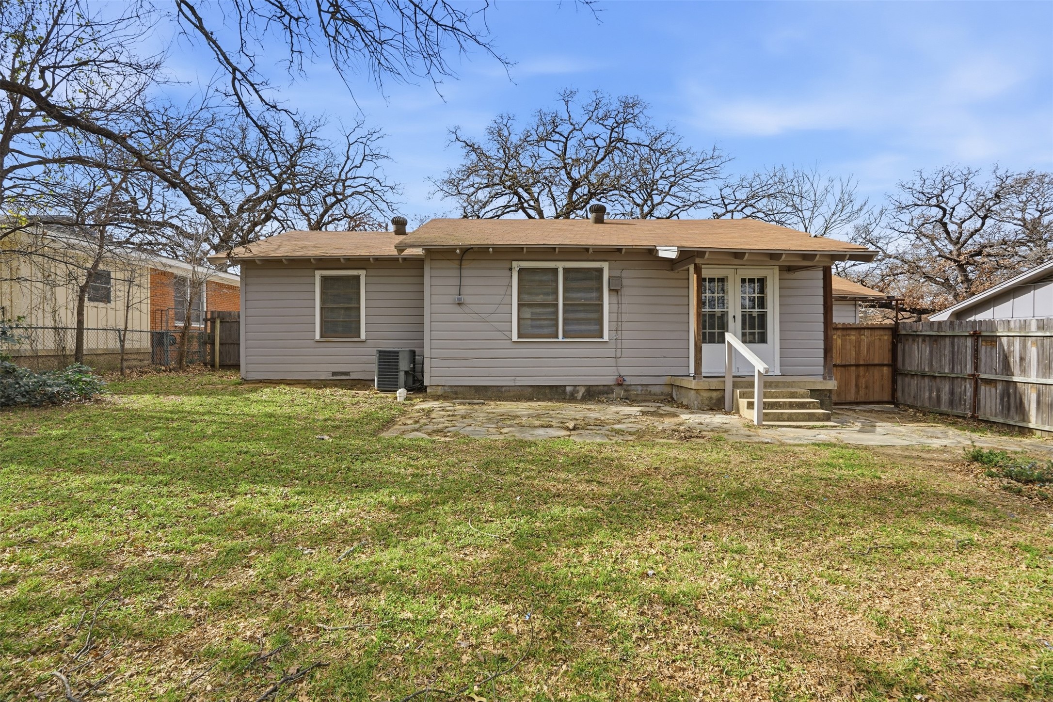 2325 Halbert Street Fort Worth TX 76112