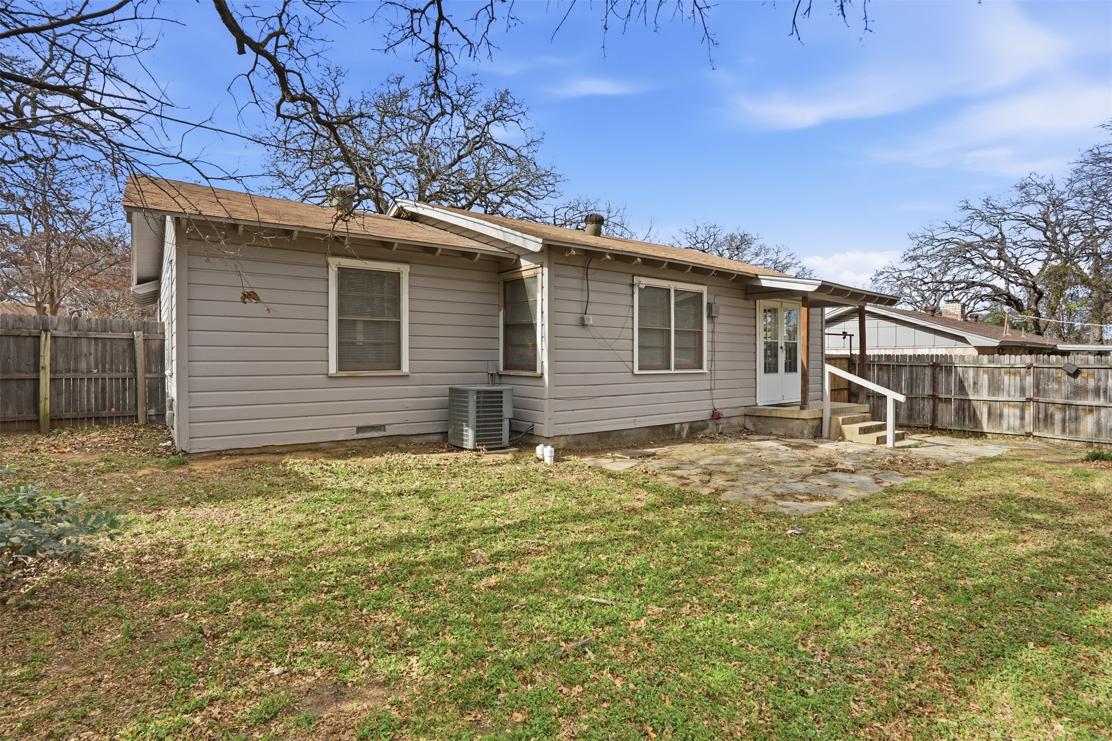 2325 Halbert Street Fort Worth TX 76112