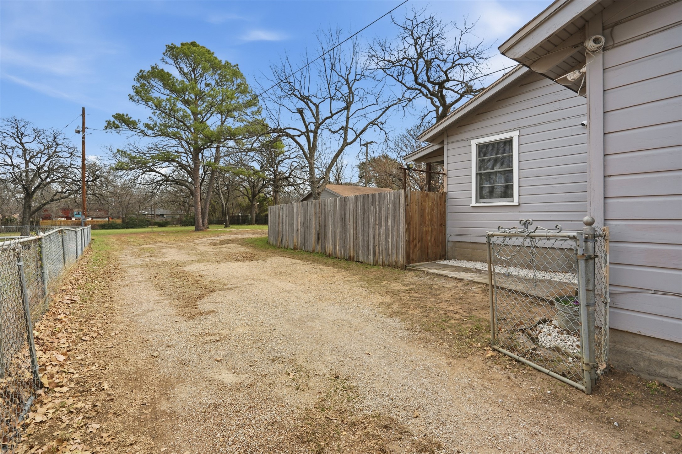 2325 Halbert Street Fort Worth TX 76112