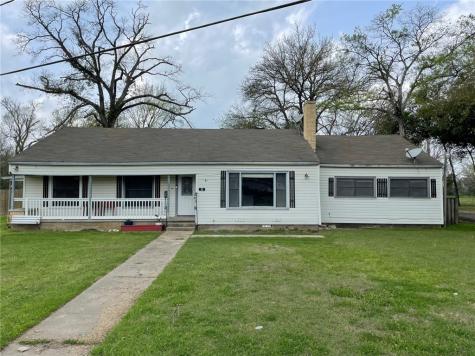 311 N Tyus Street Groesbeck TX 76642