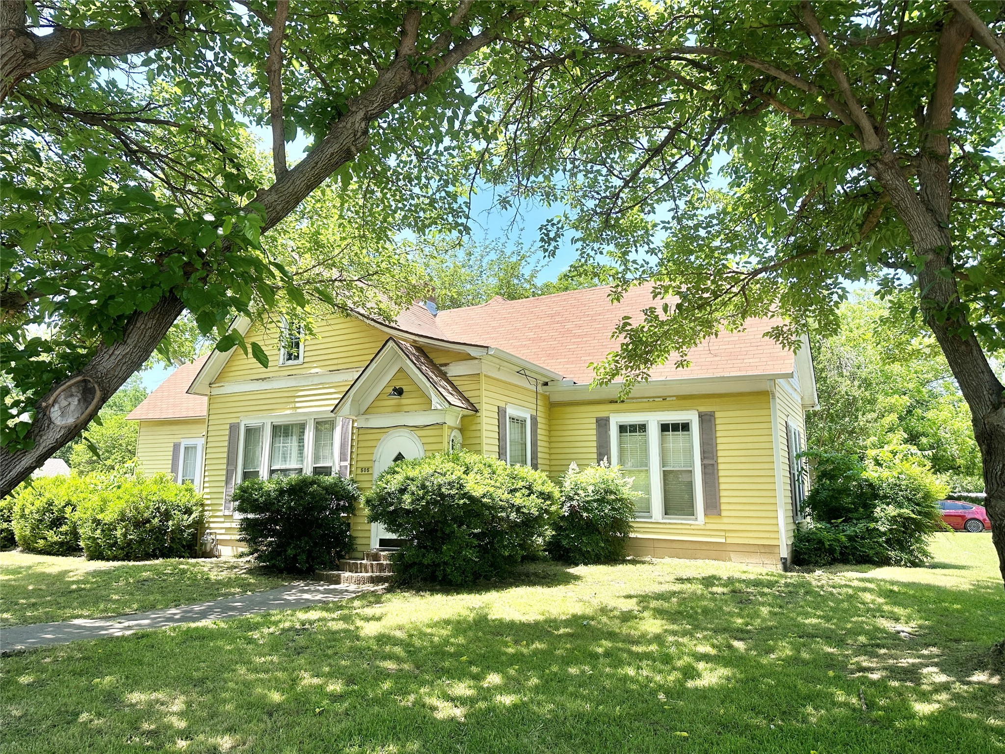 505 S Grand Avenue Gainesville TX 76240