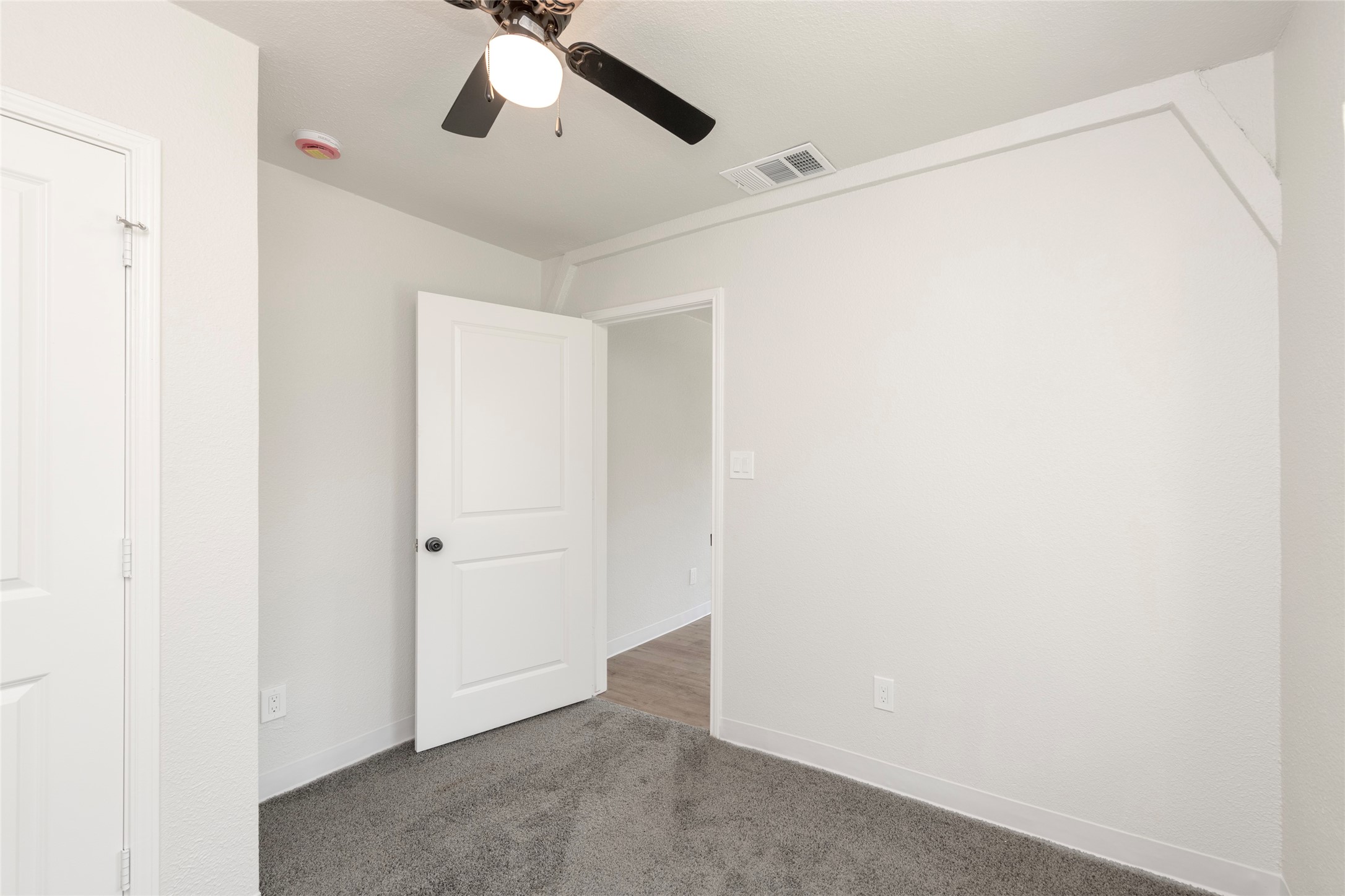 3924 Dismount Street Dallas TX 75211