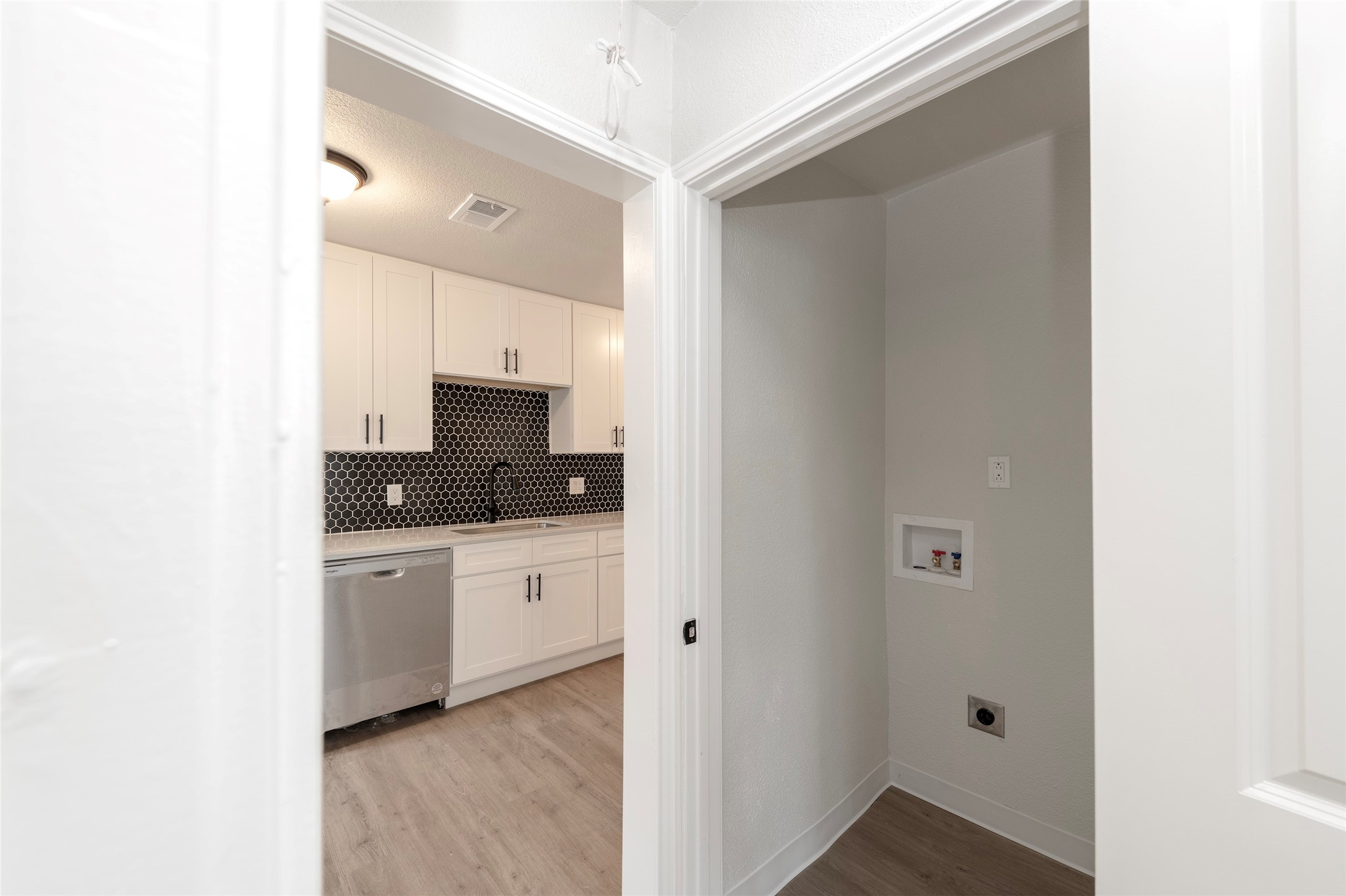 3924 Dismount Street Dallas TX 75211