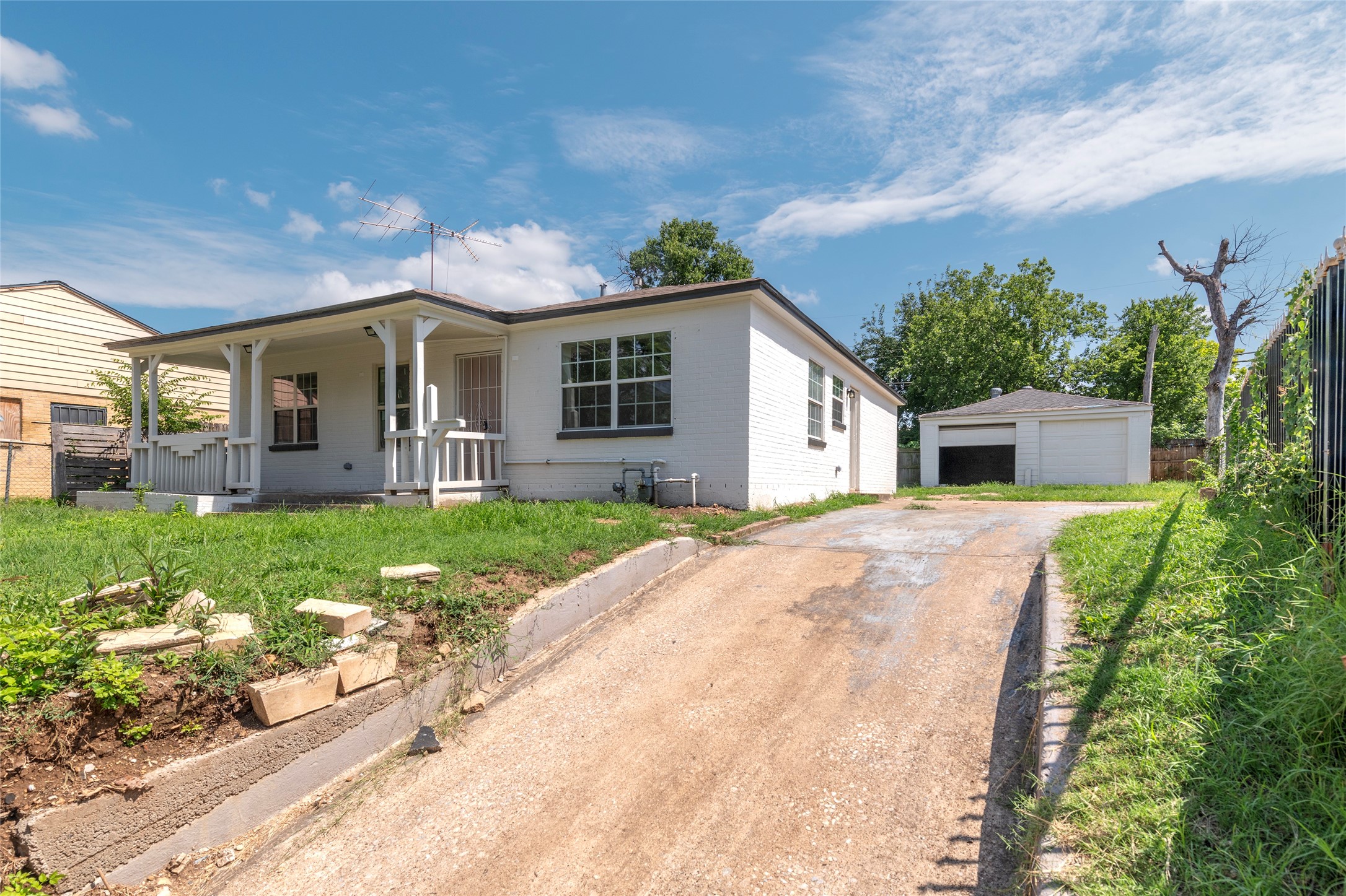 3924 Dismount Street Dallas TX 75211