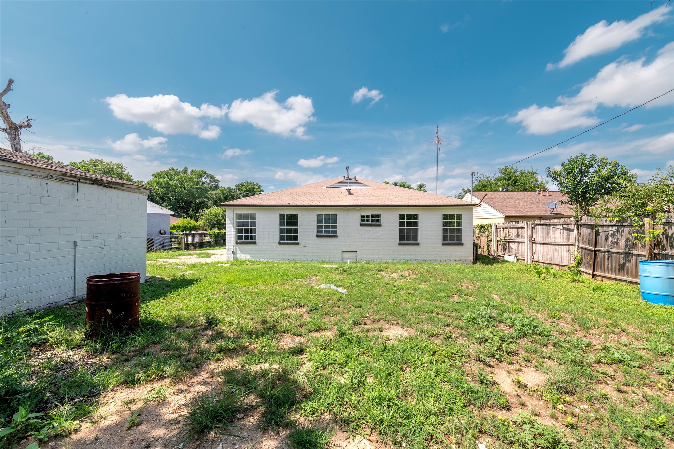 3924 Dismount Street Dallas TX 75211