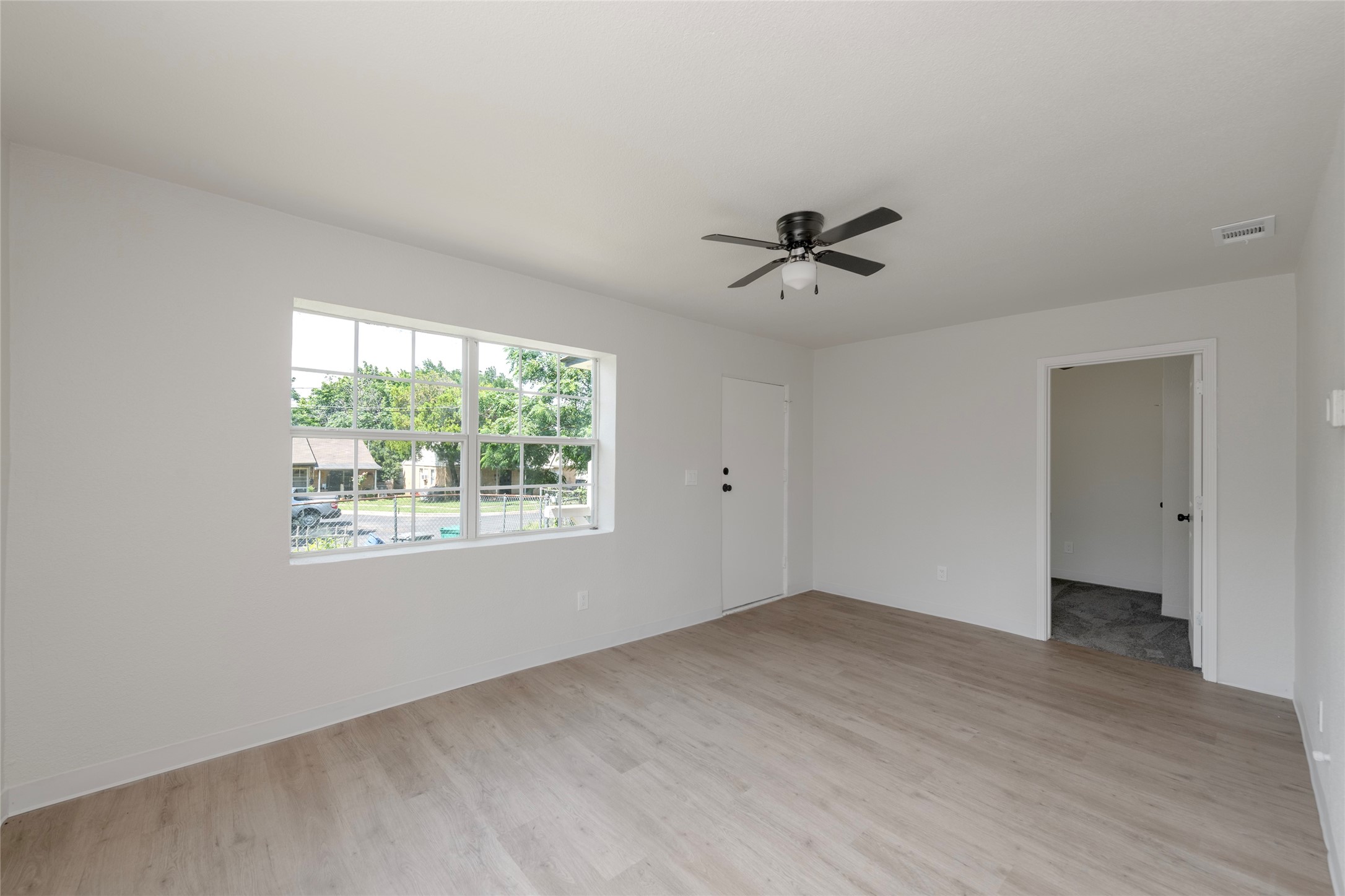 3924 Dismount Street Dallas TX 75211