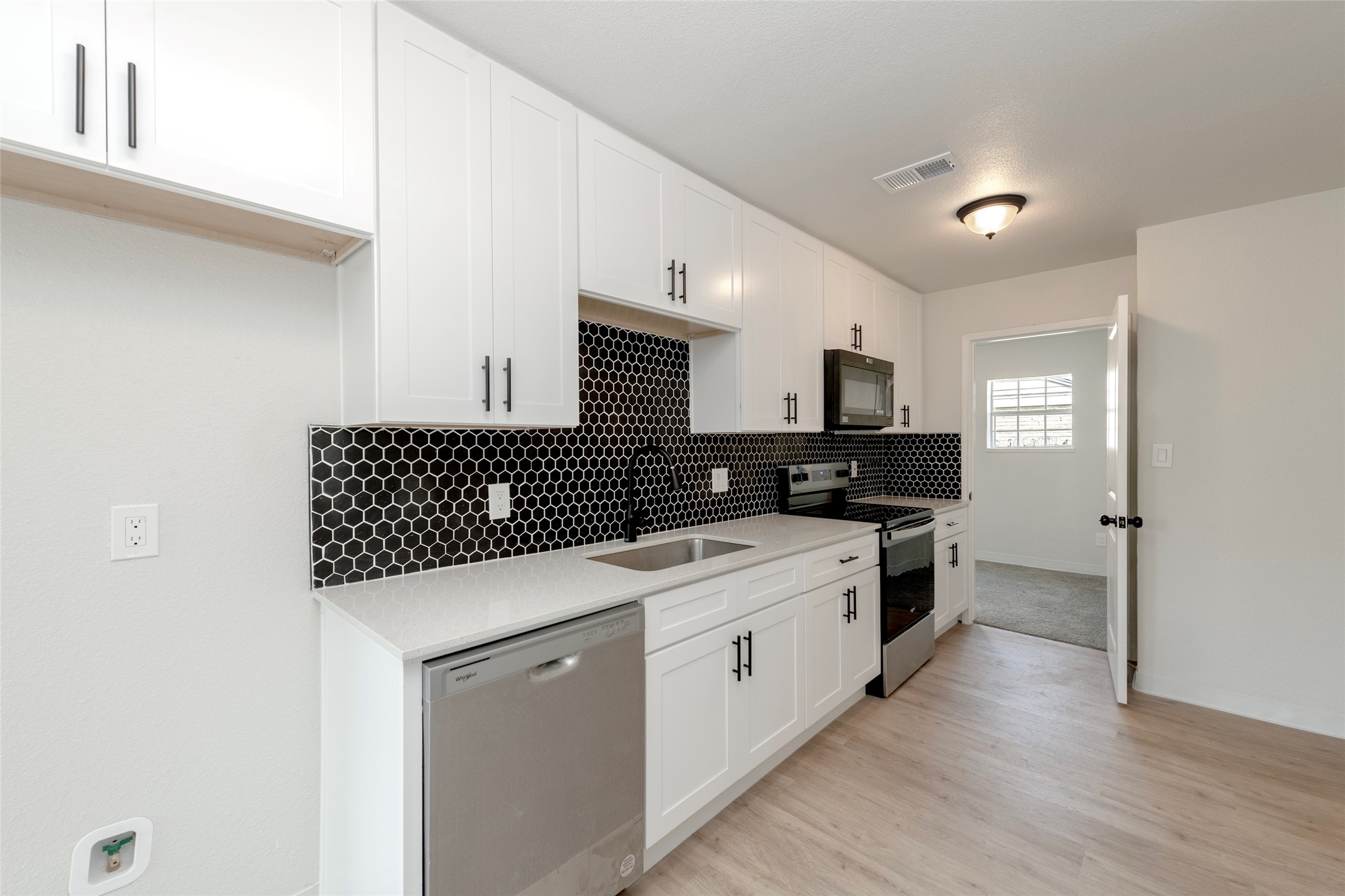 3924 Dismount Street Dallas TX 75211