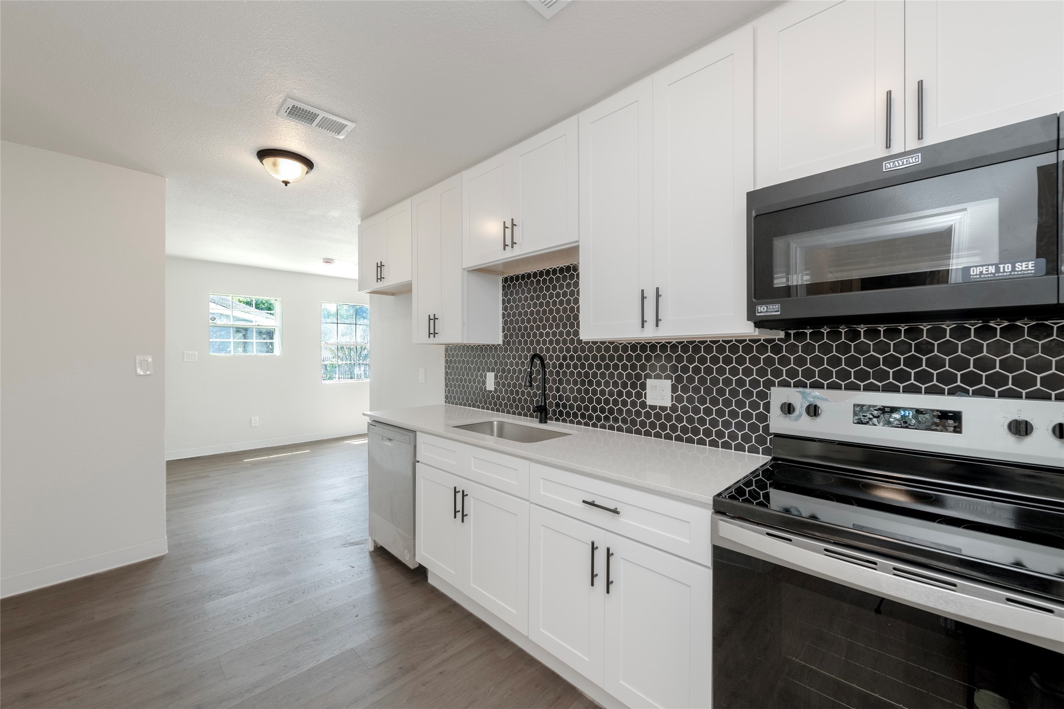 3924 Dismount Street Dallas TX 75211