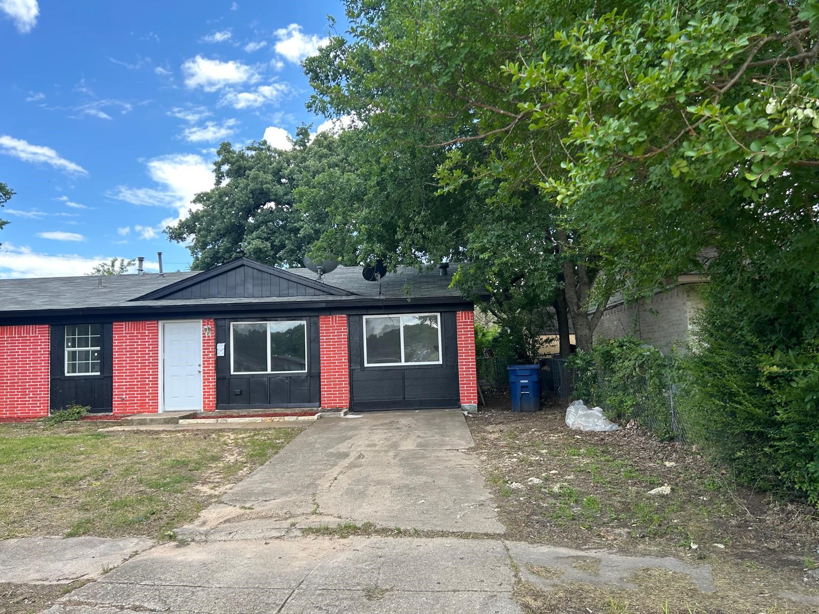 10034 Mill Valley Lane Dallas TX 75217