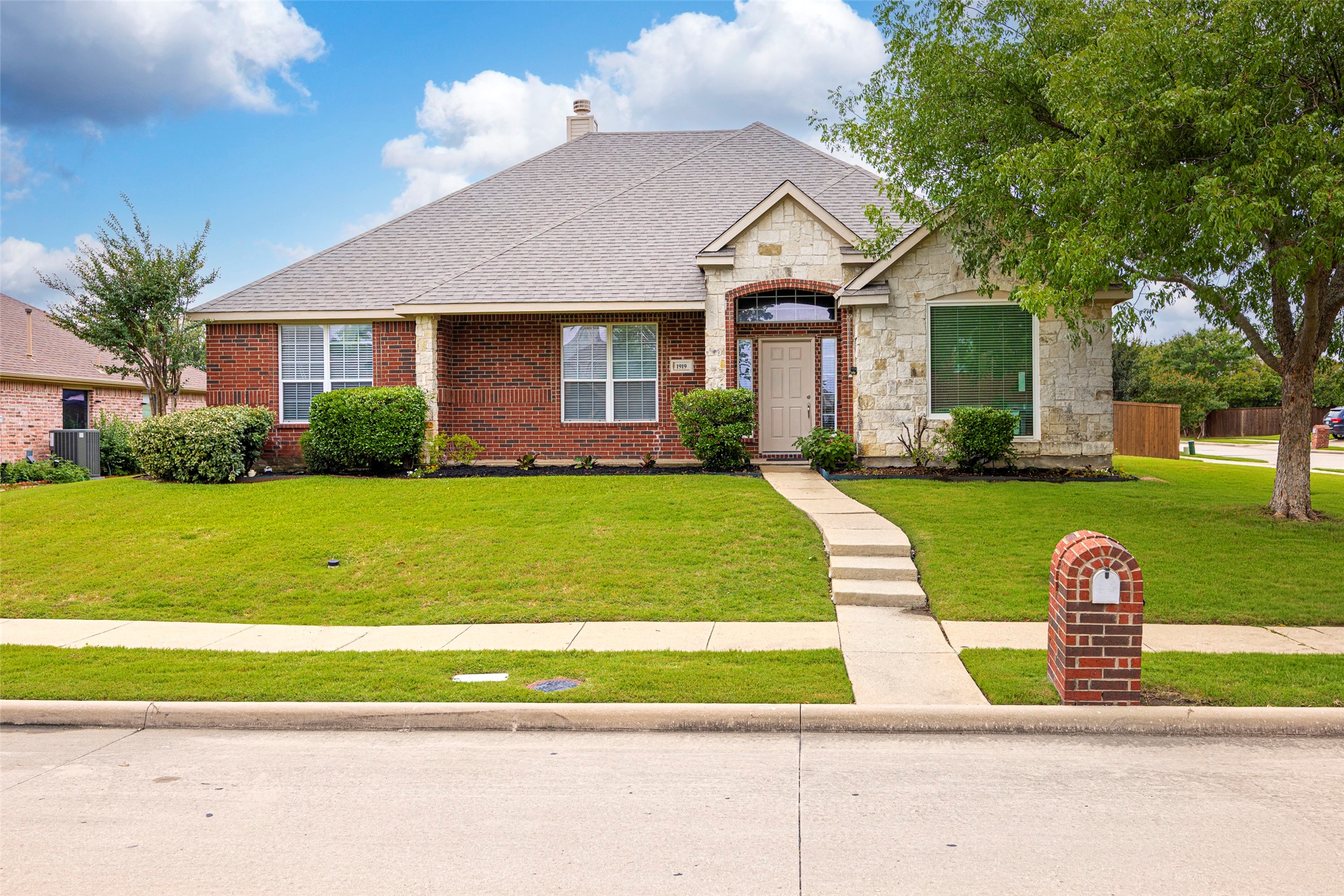 1919 Water Fall Way Wylie TX 75098